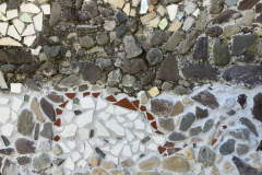 08-Projekttag-Mosaik-an-der-Steinmauer-Schnecke