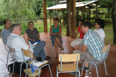 2010-Gespraech-mit-den-Hausmuetter-im-Kinderdorf