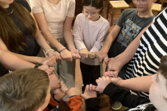 01-Pantomime-zu-Gemeinschaft-als-ein-Ziel-der-Freizeit