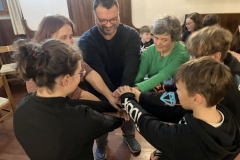 02-Pantomime-zu-Gemeinschaft-als-ein-Ziel-der-Freizeit