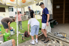 07-Die-Handwerker-beim-Werkeln